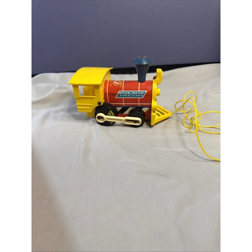Vintage 1964 Fisher Price Toot-Toot Train Engine 643 Wood & Plastic Pull Toy